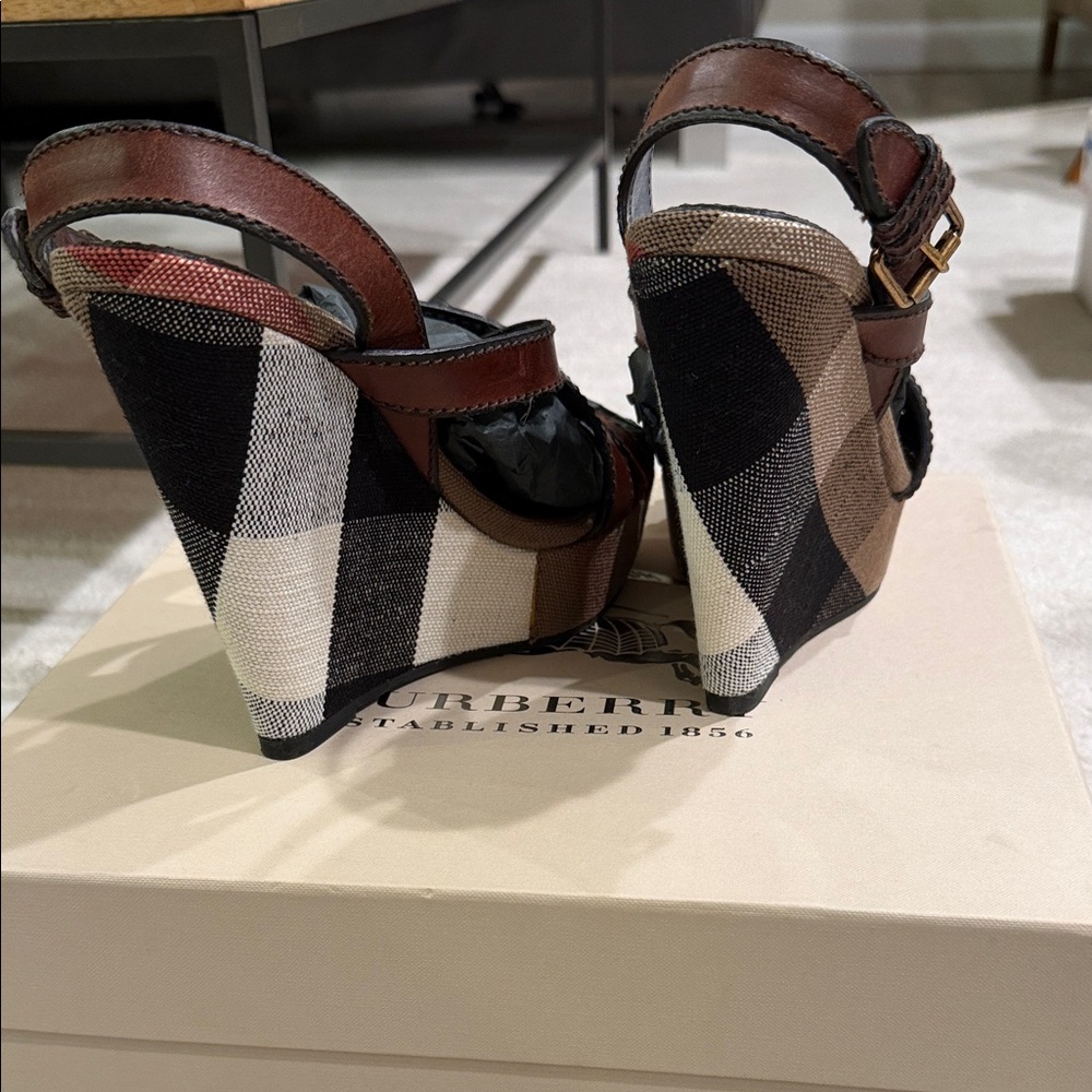 Burberry Nova Check platform wedge sandals - Picture 3 of 5